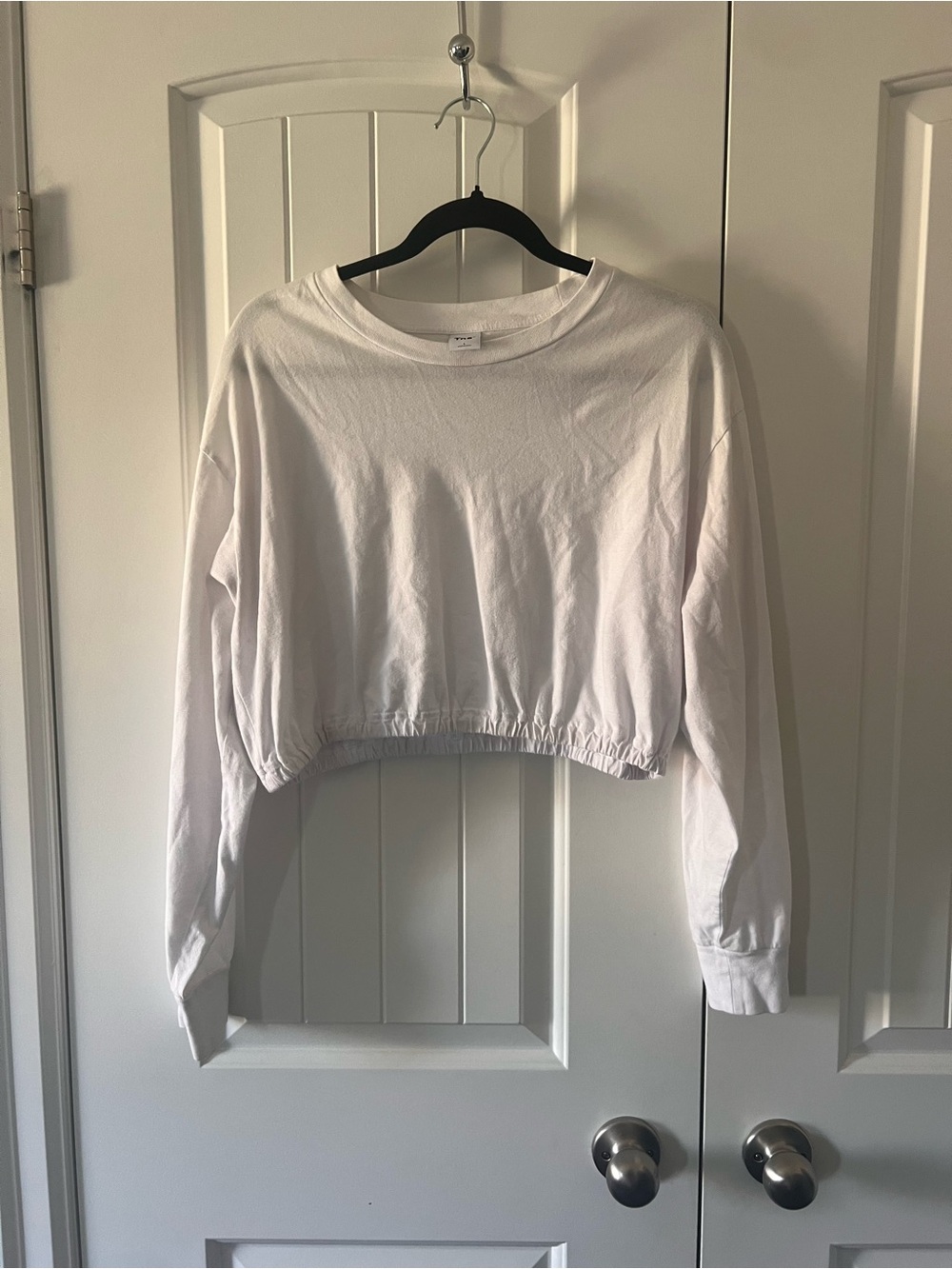 TNA Cropped Long Sleeve Top in White - Picture 2 of 4